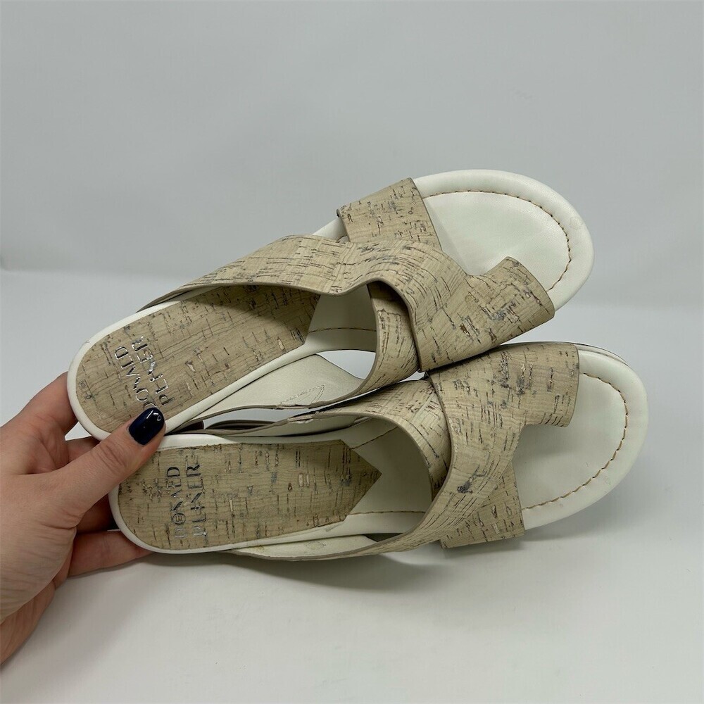 Donald J. Pliner Platform Wedge Slide Sandals Toe Loop Beige Cream Womens 10M - Picture 10 of 11